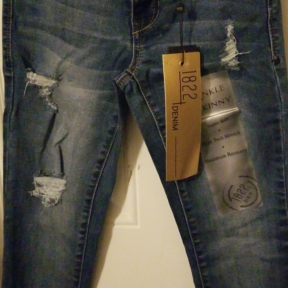 Distressed jeans - Picture 4 of 4